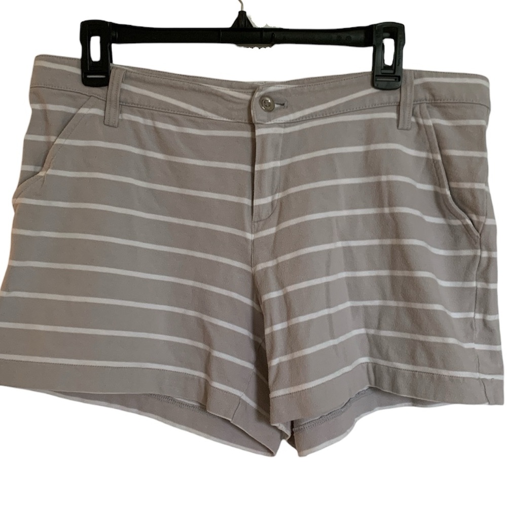 INC striped shorts grey white size 8 vacation resort chic cotton